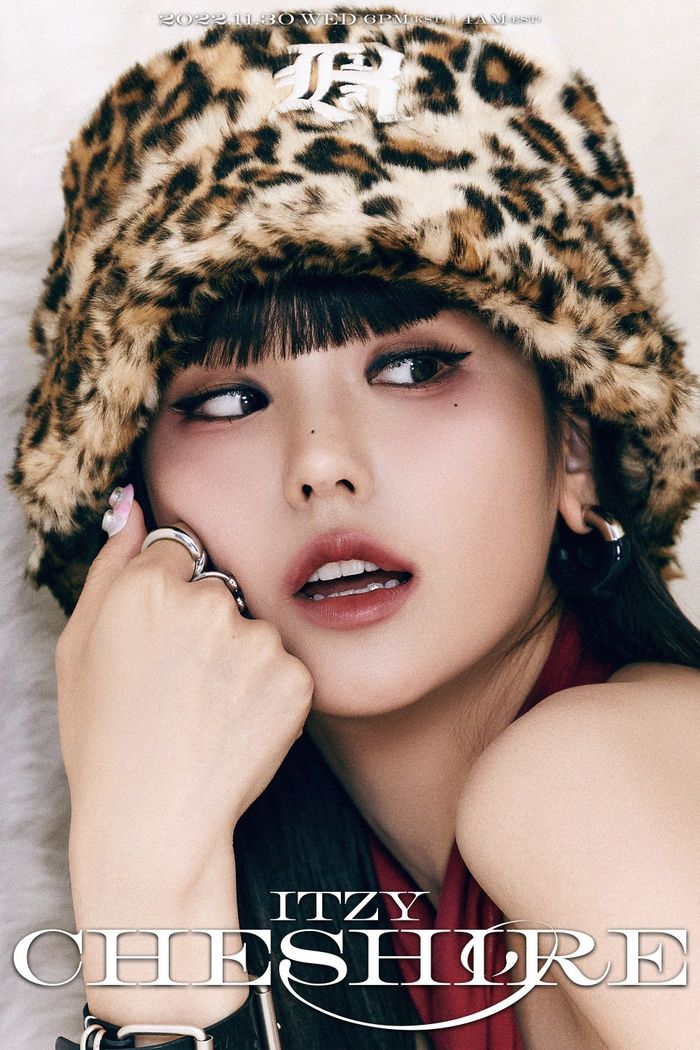 Idol Kpop lăng xê muôn kiểu mũ lông năm 2022: Jennie cực sang chảnh