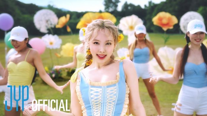 Idol Kpop được công ty ưu ái, quan tâm đặc biệt: YG gọi tên Jennie