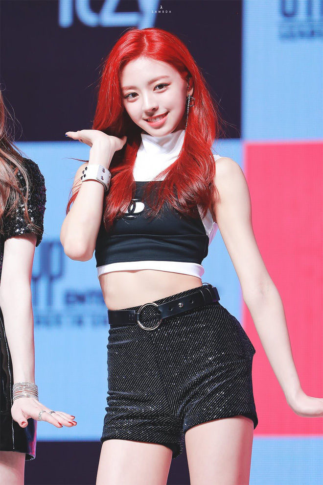 Idol nhan sắc bùng nổ hồi debut: Liz như búp bê với tóc vàng