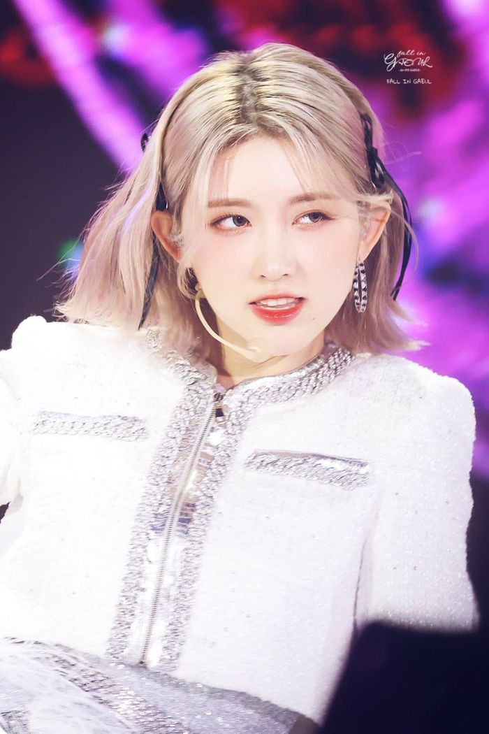 Idol nữ toả sáng ở GMA 2022: Taeyeon quá soái, Irene chuẩn top visual
