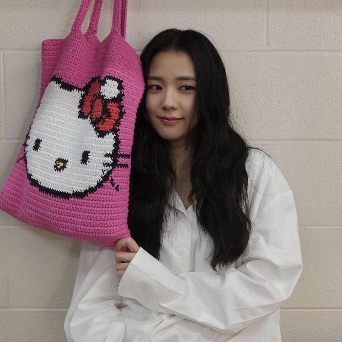 Jisoo 27 tuổi vẫn đam mê Hello Kitty: Còn được gọi là bạn thân