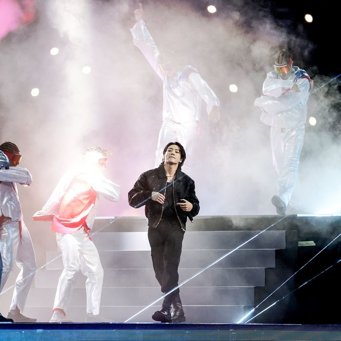 Jungkook biểu diễn FIFA World Cup 2022: Livestream ngay để cảm ơn fan