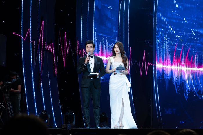 Lê Bống sau danh hiệu Người đẹp Nhân Ái: Đắt show đi diễn thời trang