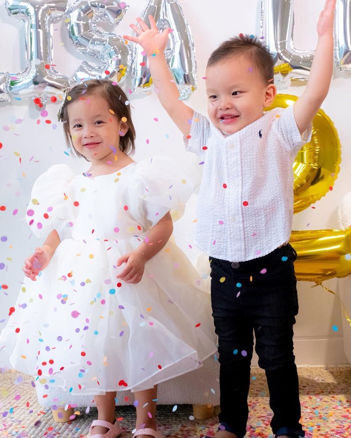 Leon nhà Hà Hồ đi thảm đỏ: Nhóc tỳ 2 tuổi ra dáng soái ca nhí