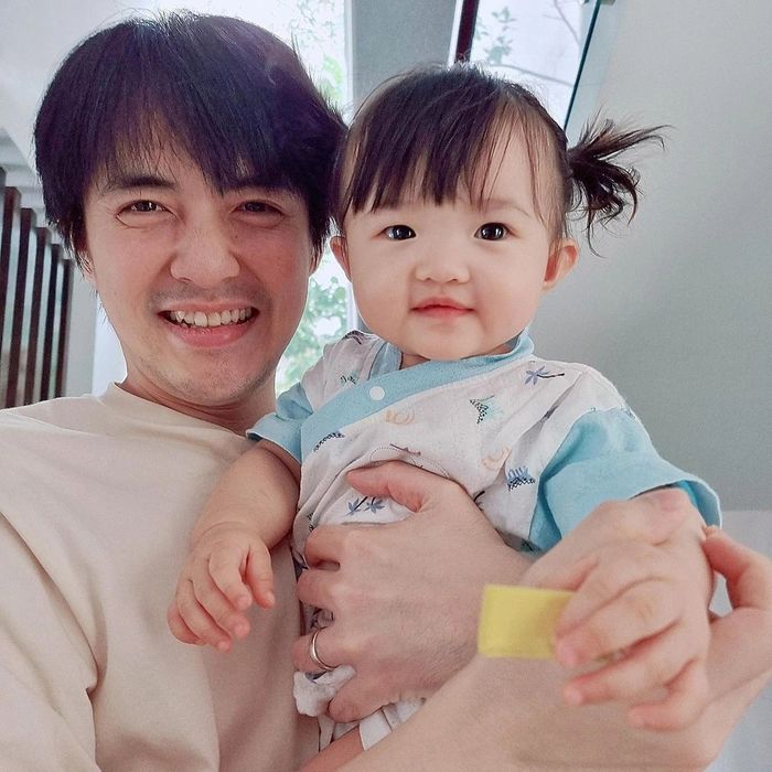 Ông Cao Thắng phì cười khi Đông Nhi tự nhận bé Winnie giống mẹ