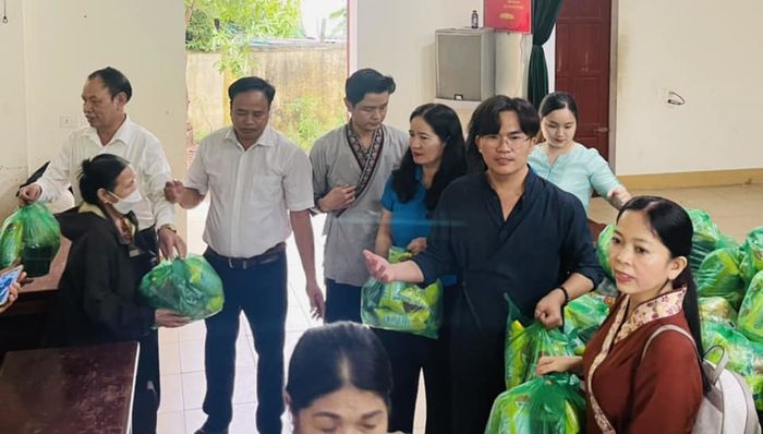 Phản ứng của Đại Nghĩa khi gặp sự cố rò rỉ điện khiến bà con cười ngất