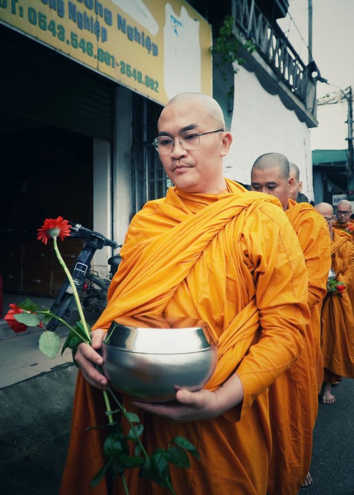 Phản ứng của Đại Nghĩa khi gặp sự cố rò rỉ điện khiến bà con cười ngất