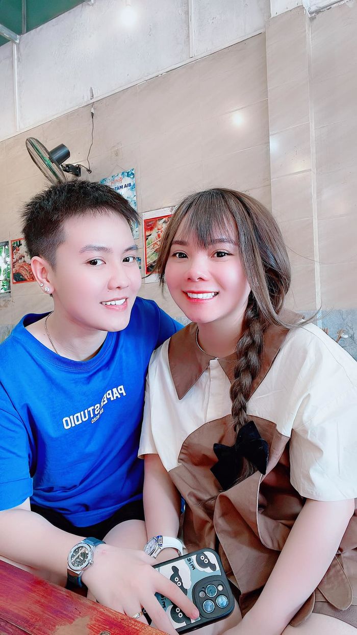 Múi Xù ở tháng thứ 6 của thai kỳ: Tăng 13kg, vẫn chăm bán hàng online