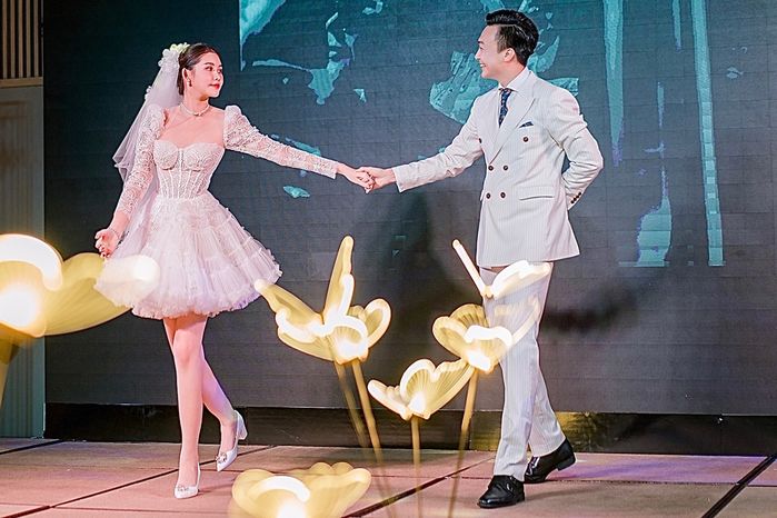 Mỹ nhân Việt chuộng váy ngắn trong hôn lễ: Lê Âu Ngân Anh nhập hội