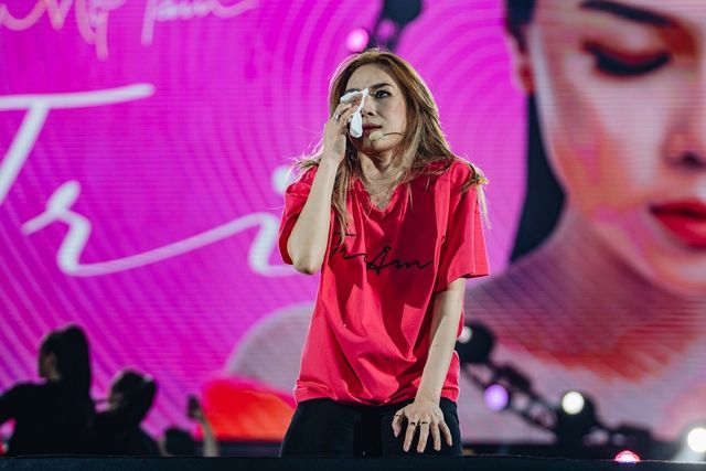Mỹ Tâm đẳng cấp idol của các idol: Gần cả showbiz đi xem liveshow
