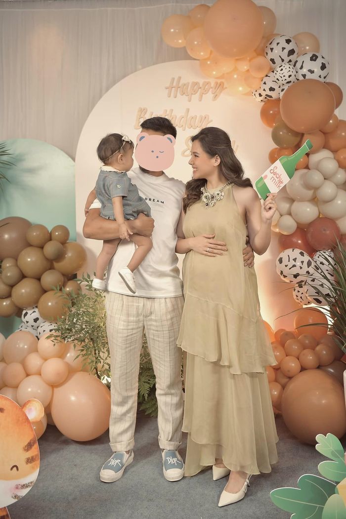 Nàng dâu hào môn Phanh Lee hạ sinh con thứ hai