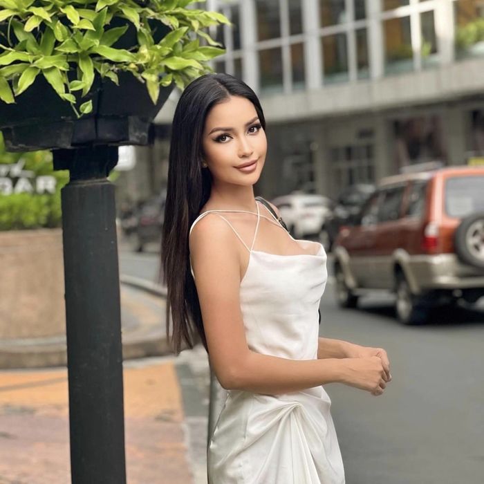 Ngọc Châu tới Philippines: Trổ tài bắn tiếng Anh, catwalk cực mượt