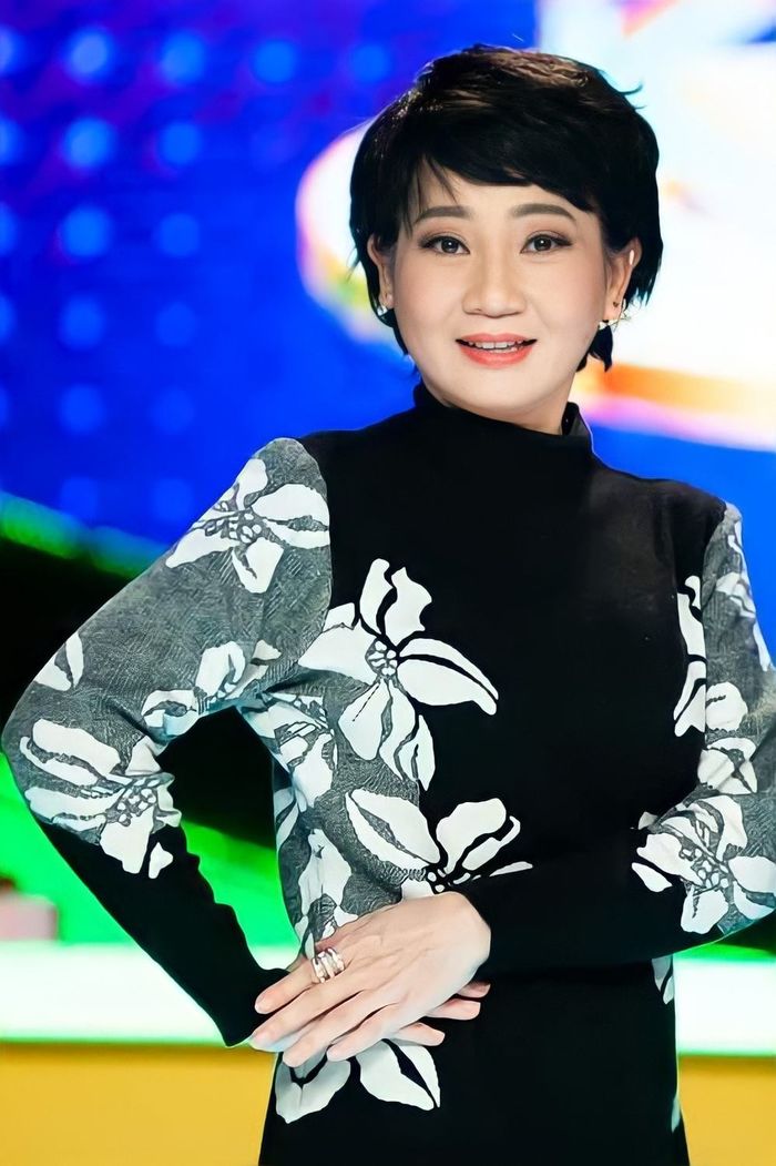 Nhan sắc của Hoàng Trinh ở tuổi U60: Thời gian bỏ quên là có thật
