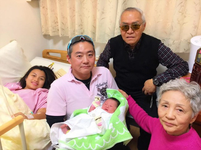 Nhìn lại hành trình 10 năm lấy chồng xa xứ của Quỳnh Trần JP