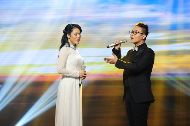 Những cặp cô trò của Vbiz: Thu Phương khóc vì món quà của Hoàng Dũng