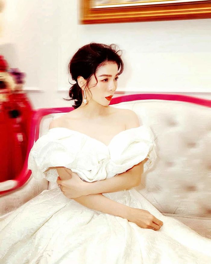 Mỹ nhân Việt diện đẹp váy áo đồ sộ: Hồ Ngọc Hà chưa từng gây thất vọng