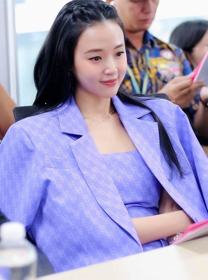 Những màn thua cược hài hước của sao Việt: Thùy Tiên phải đổi avatar