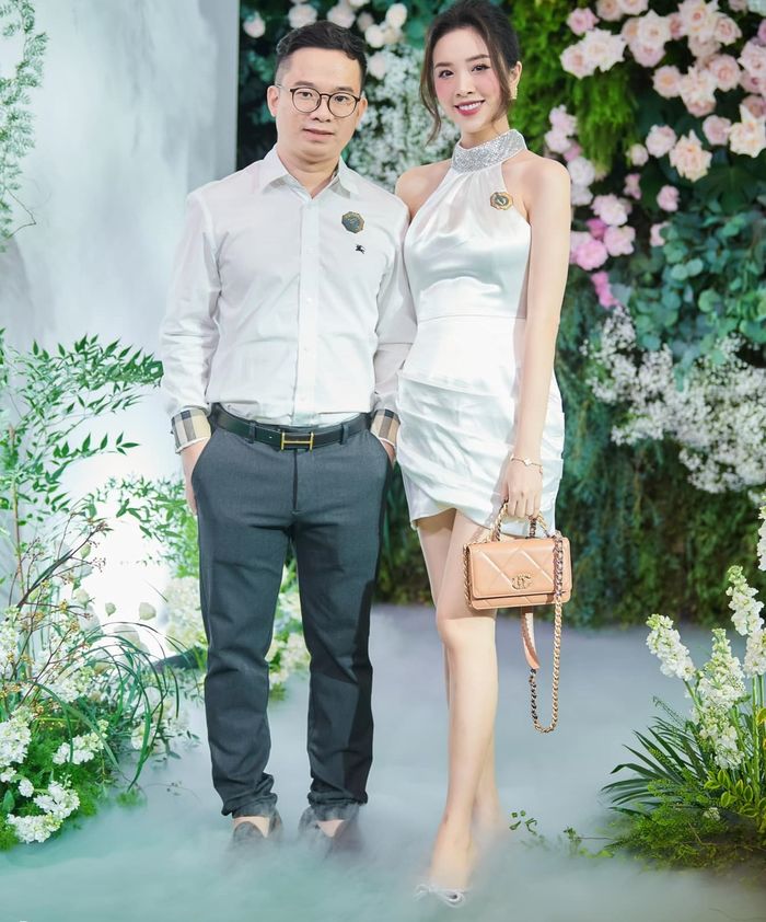 Quà cưới mẹ ruột tặng các mỹ nhân Việt: Lê Âu Ngân Anh nhận sổ đỏ