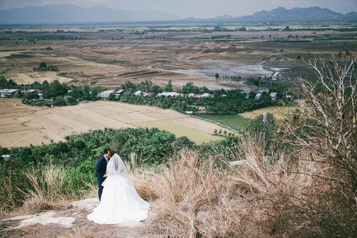 Quá yêu quê hương, cặp vợ chồng chi tiền chụp ảnh cưới khắp An Giang