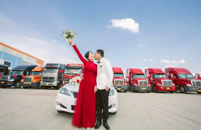 Quá yêu quê hương, cặp vợ chồng chi tiền chụp ảnh cưới khắp An Giang