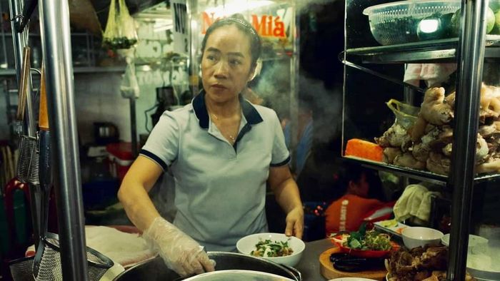 Quán bún bò hên xui nhất Sài Gòn: Tồn tại 20 năm, hứng là nghỉ bán