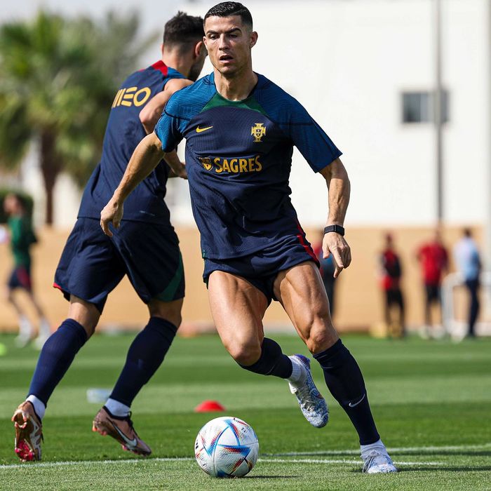 Ronaldo chính thức về CLB Saudi Arabia với mức lương cao nhất lịch sử