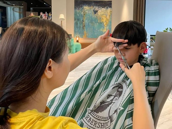 Sao Việt tự mở salon tóc với con: Mr. Đàm đảo ngói cho quý tử Polo