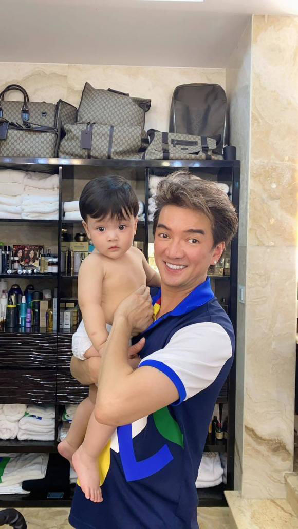 Sao Việt tự mở salon tóc với con: Mr. Đàm đảo ngói cho quý tử Polo