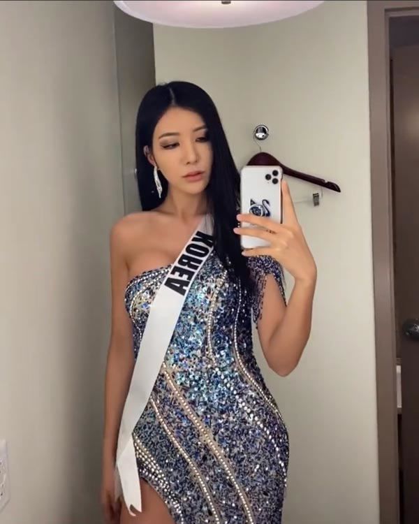 Tân Miss Earth đụng hàng Hoa - Á hậu Việt: Ai đẹp hơn ai