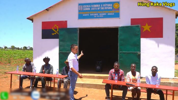 Team Quang Linh hỗ trợ xây trường ở Angola: Các em nhỏ vui mừng đi học