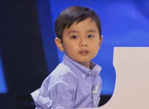 Thần đồng piano 10x: 12 tuổi đã chinh chiến khắp châu Á