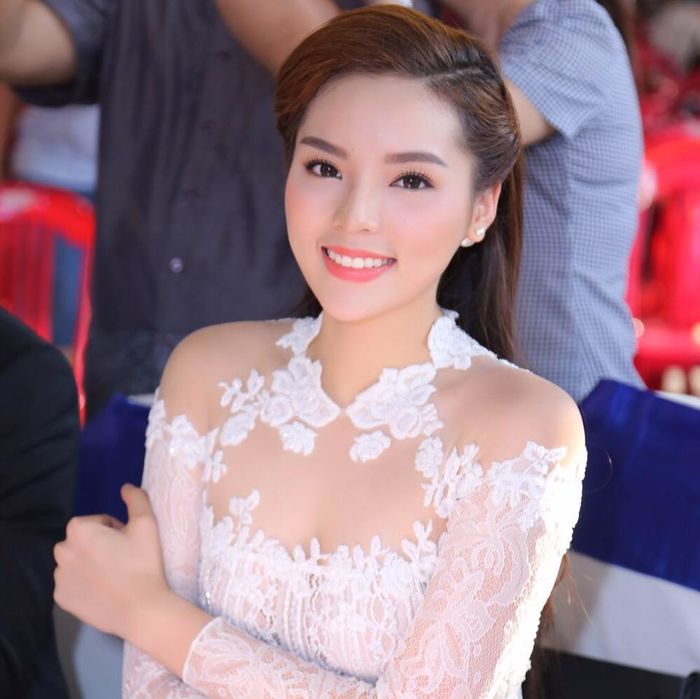 Thí sinh 19 tuổi ở Hoa hậu Việt Nam giống Mỹ Linh - Kỳ Duyên đến lạ