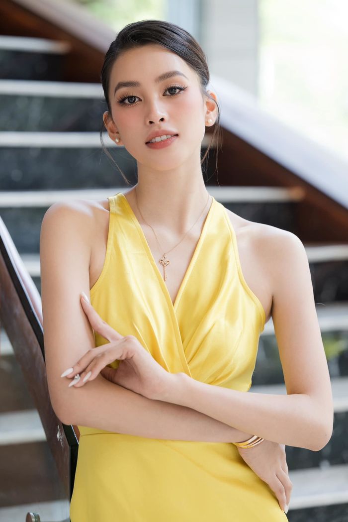 Thời mới đi thi của các Hoa hậu: Thùy Tiên xinh xỉu, H'Hen Niê khác lạ