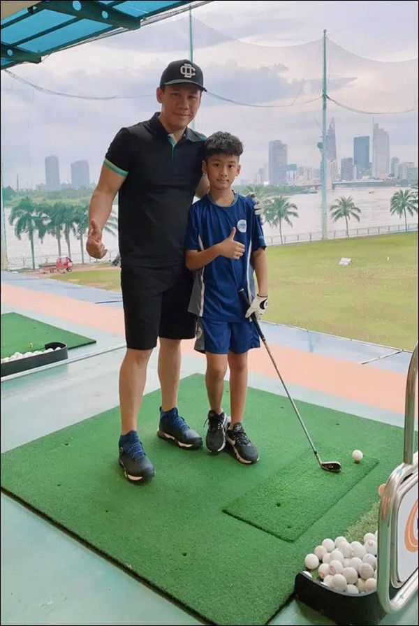 Thú vui chanh sả của con sao Việt: Quý tử Đan Trường mê golf