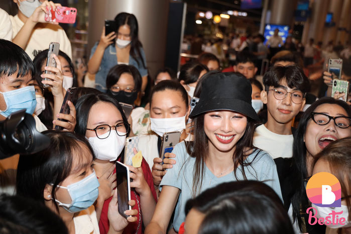 Thùy Tiên trở về Việt Nam, khép lại nhiệm kì 10 tháng rực rỡ MGI 2021