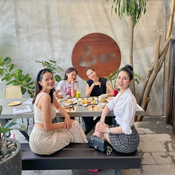 Tình bạn 12 năm đáng ngưỡng mộ của Diệp Lâm Anh và Đàm Thu Trang