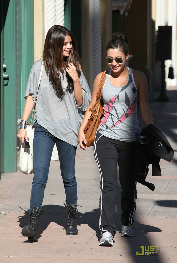 Tình bạn cổ tích của Selena Gomez và người bạn hiến thận nay rạn vỡ