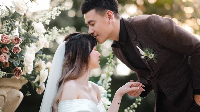 Trai Nhảy Ngọc Thuận khoe trọn bộ ảnh cưới với bà xã kém 17 tuổi