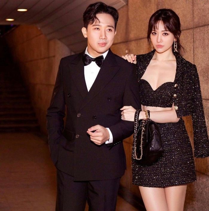 Trấn Thành cạnh tranh Hari Won, vắng mặt khi bà xã báo tin vui