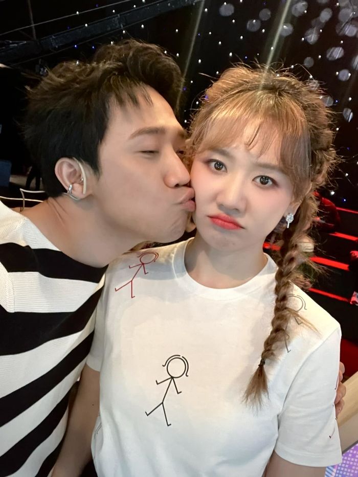Trấn Thành ủng hộ Hari Won ra MV mới, còn dùng nick riêng đi khen vợ