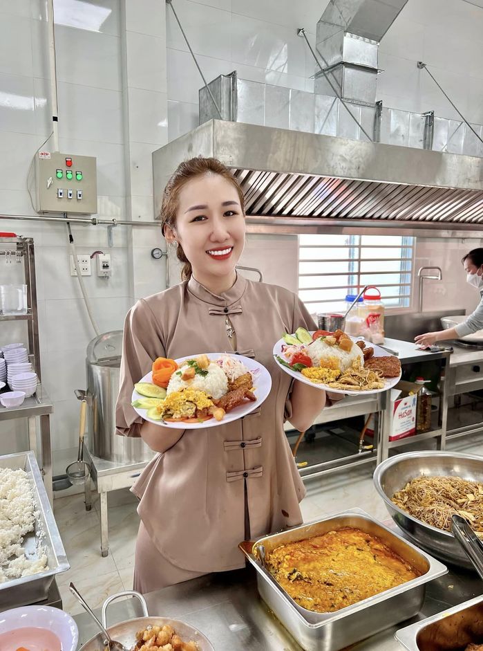 Từ 300 phần, bếp ăn 0 đồng của Huỳnh Như tăng lên 1000 phần/ngày