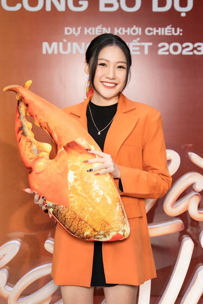 Từng áp lực khi là em gái Trấn Thành, Uyển Ân nay phá kén thành công
