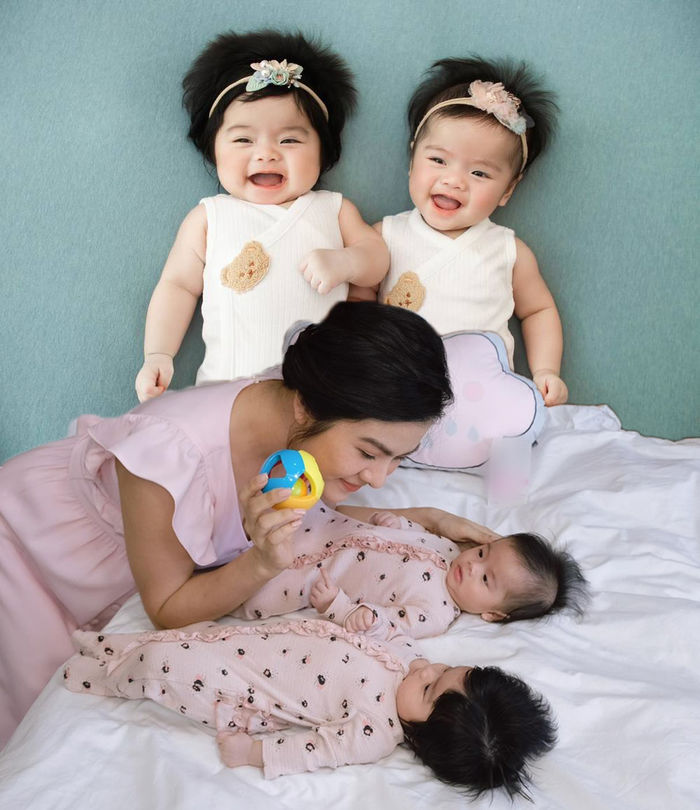 Vân Trang lần đầu chia sẻ khoảnh khắc chào đời của hai con song sinh