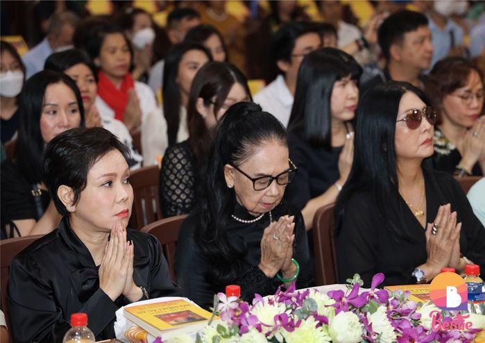 Việt Hương: Làm thiện nguyện không với mục đích tạo phước cho con