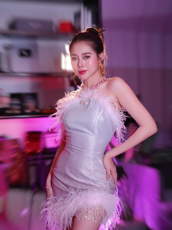 Nữ Tiktoker lấn sân kinh doanh: trích 50% lợi nhuận làm từ thiện/tháng