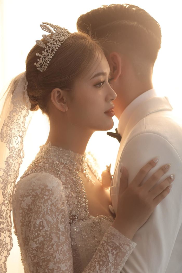 Vũ Tiến Long tổ chức đám cưới cùng vợ hot girl 2k2