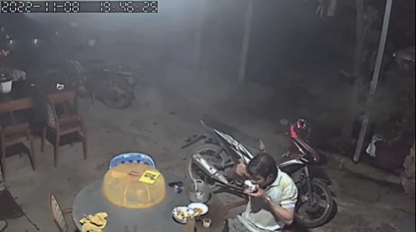 Xúc động cha mẹ lủi thủi khi con lấy chồng xa: Hãy về thăm khi có thể