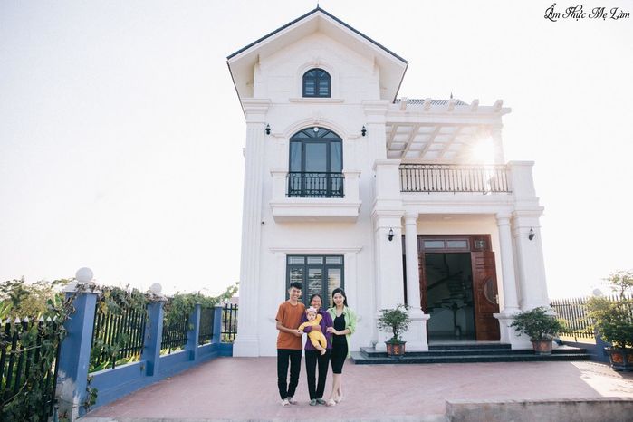 YouTuber Đồng Văn Hùng xây nhà to nhất vùng tặng mẹ ở tuổi 24