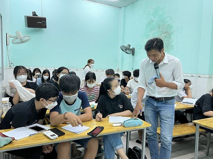Ấm lòng trạm cơm 0 đồng như niêu Thạch Sanh: Ăn chưa no, cứ lấy thêm
