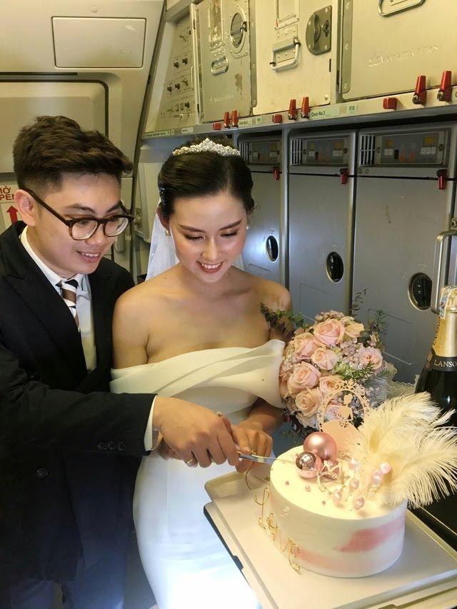 Đám cưới có 1-0-2 tại Nam Định: Cô dâu được rước dâu bằng xe cần cẩu